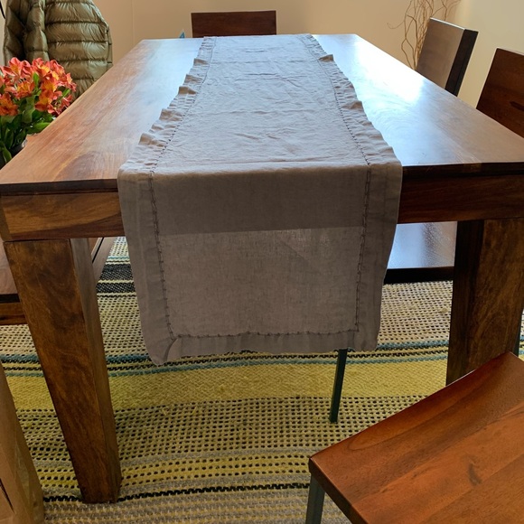 Linen table runner - Picture 2 of 7